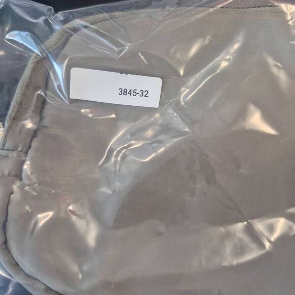 Fanny Pack Khaki Green Nylon w Gold Zipper 8x5"l" Adjustable Belt - Picture 8 of 8